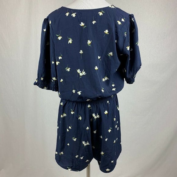 NEW Urban Outfitters navy blue white floral romper - Picture 5 of 6